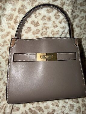 Gorgeous authentic Tory Burch Lee Radziwill Petite Top Handle or cross body bag.